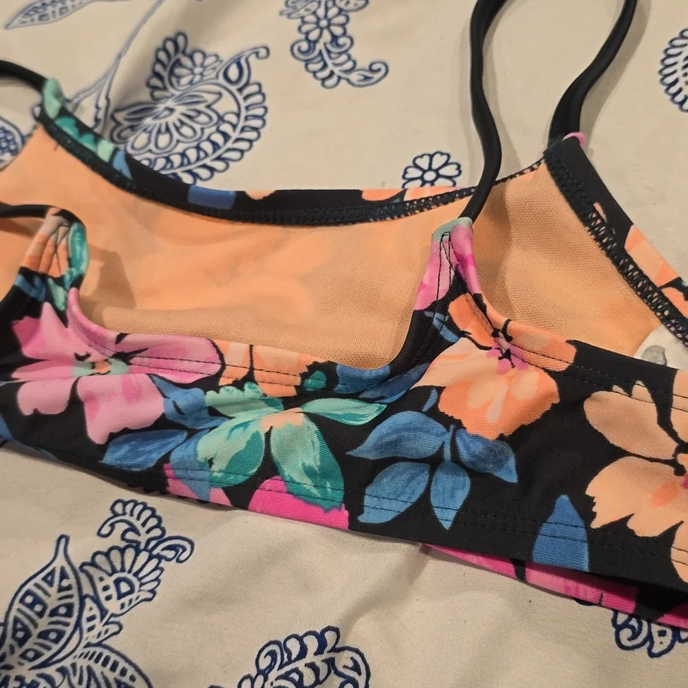 ❤️10/$13 New girls bikini top